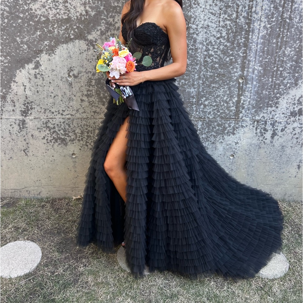 Black Sherri hill dress 2024